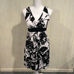Maurices Black and White Sun Dress Padded Bra Tie Back